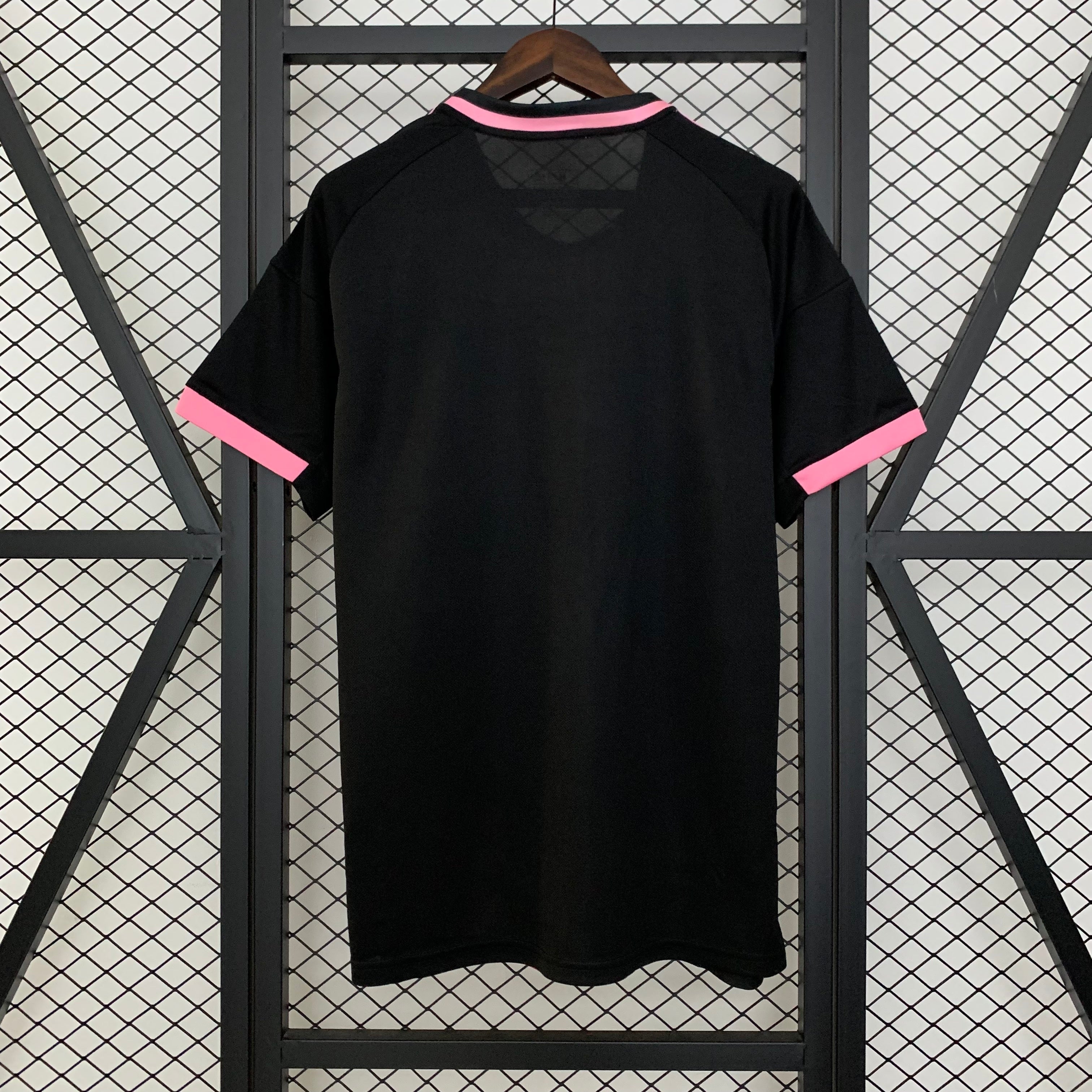 Real Madrid Gucci Pink Rose Concept Football Kit